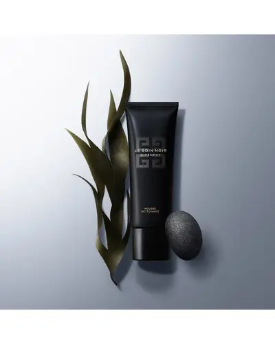 Givenchy Le Soin Noir Cleansing Foam фото 1